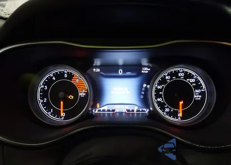 2019 Jeep Cherokee Limited 4X4 z USA, uszkodzony, nr VIN 1C4PJMDN4KD271891